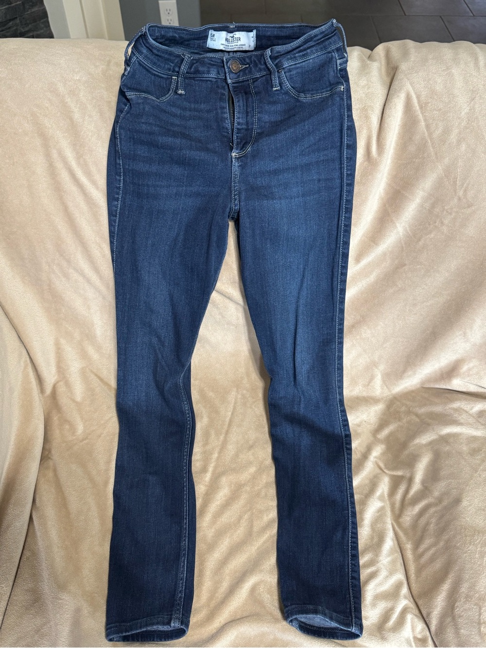 Hollister Women's Indigo Skinny Jeans - Stretch Denim